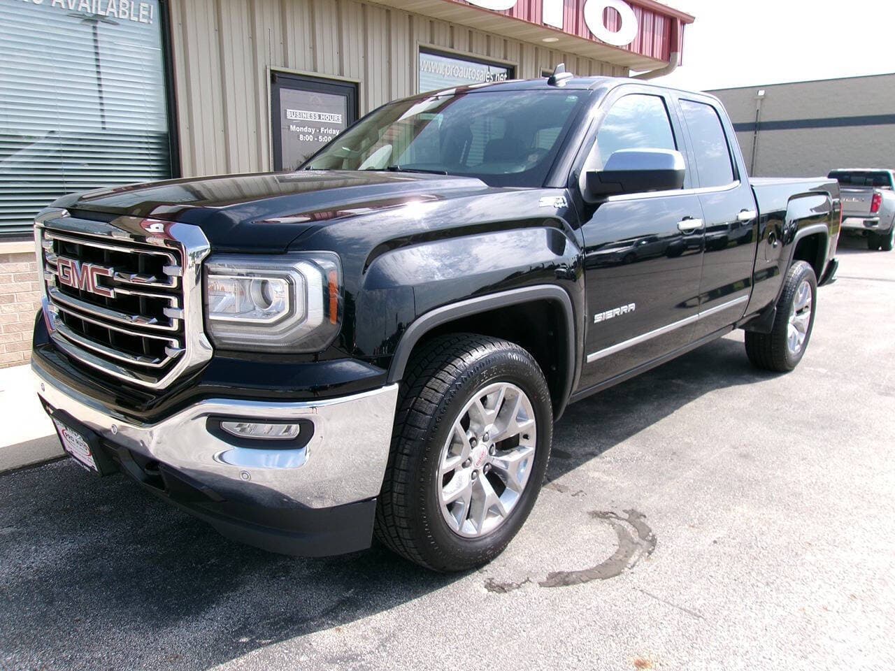 2016 GMC Sierra 1500 — photo 2 of 12