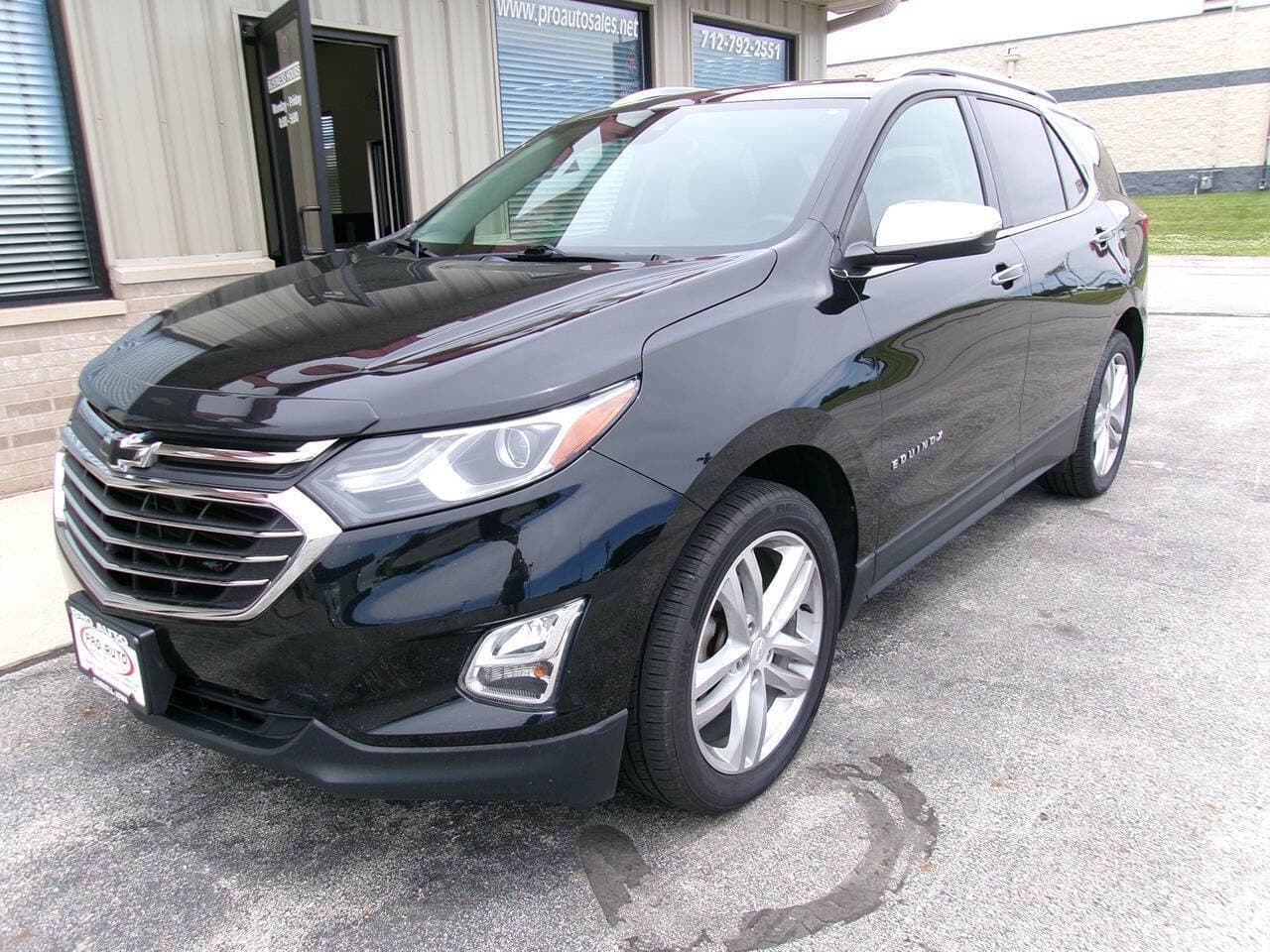 2018 Chevrolet Equinox — photo 2 of 12