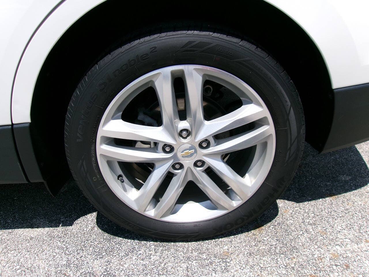 2018 Chevrolet Equinox — photo 9 of 12