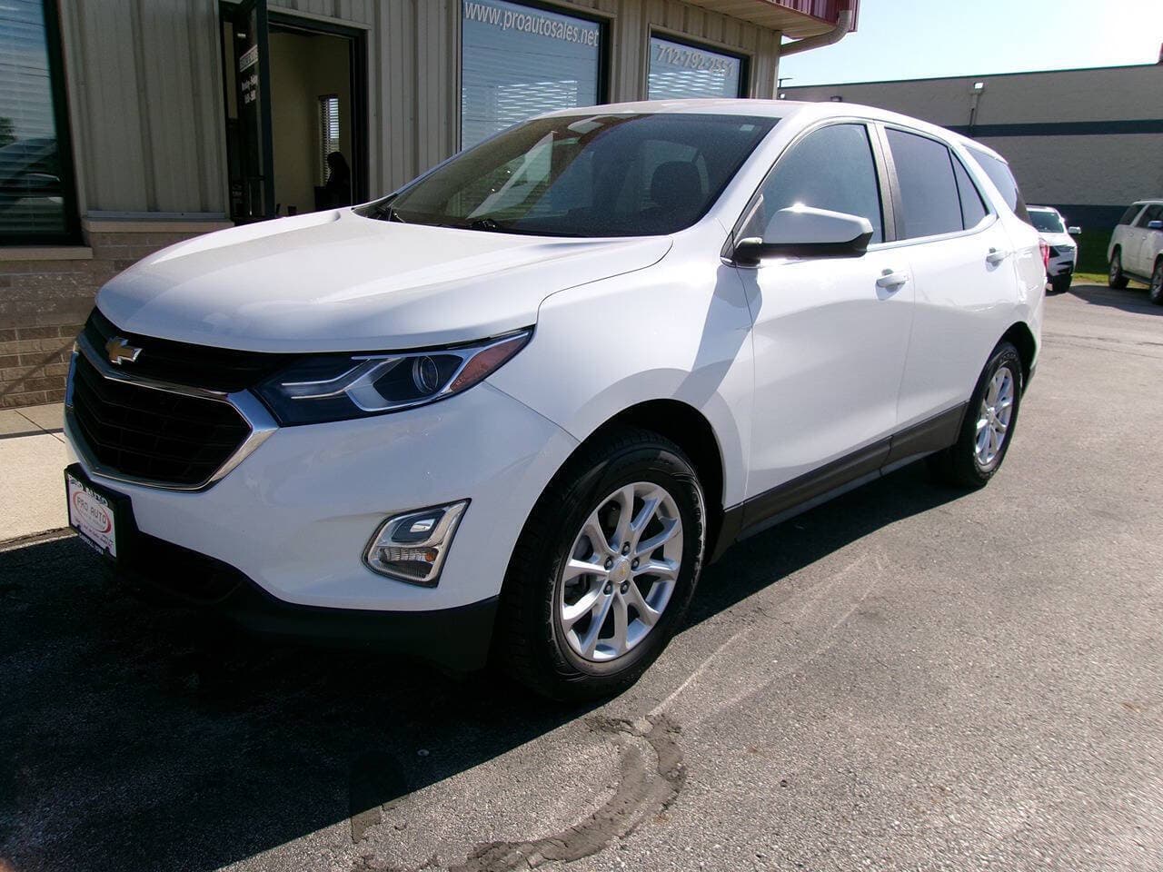 2021 Chevrolet Equinox — photo 2 of 12
