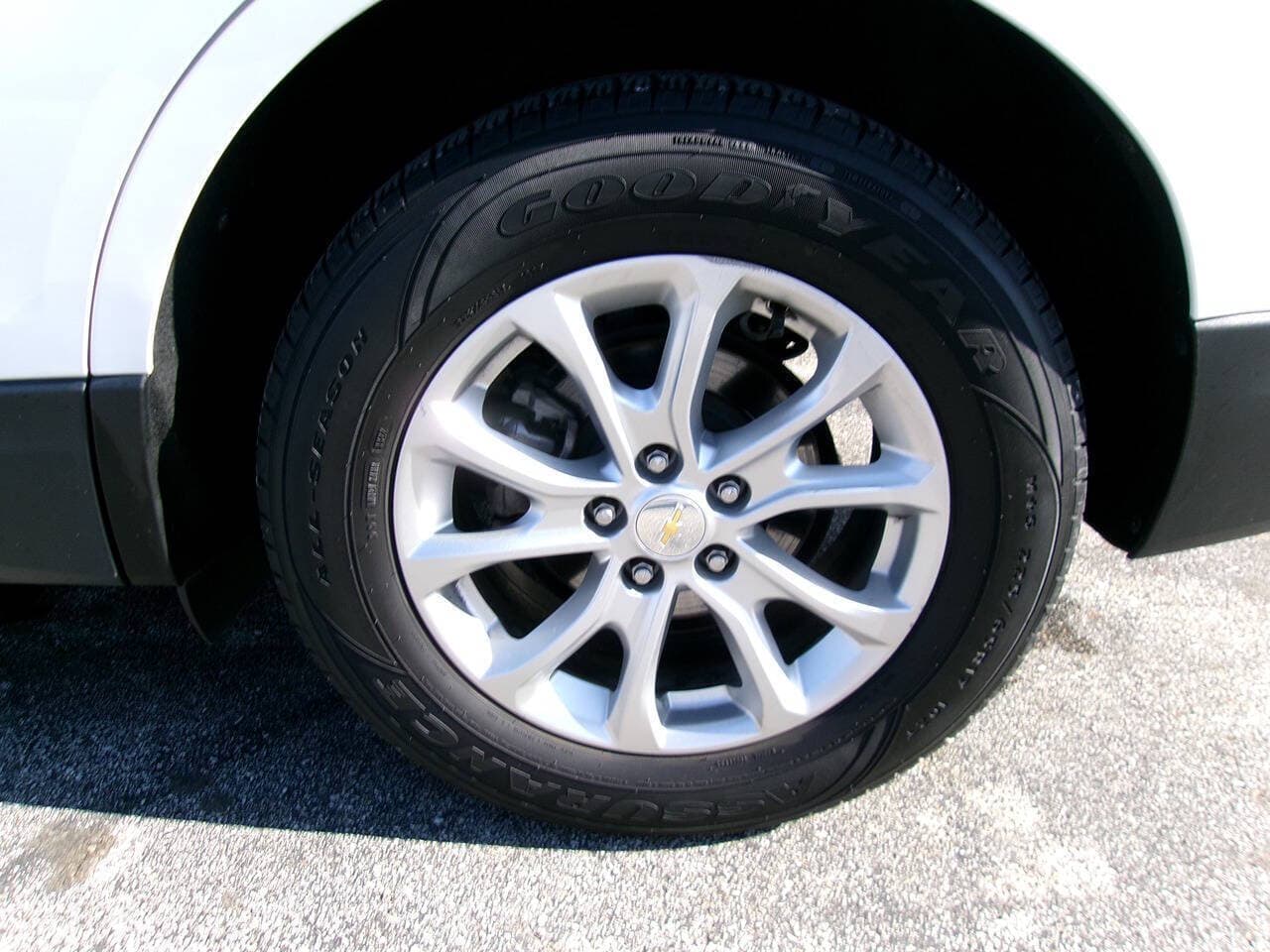 2021 Chevrolet Equinox — photo 8 of 12