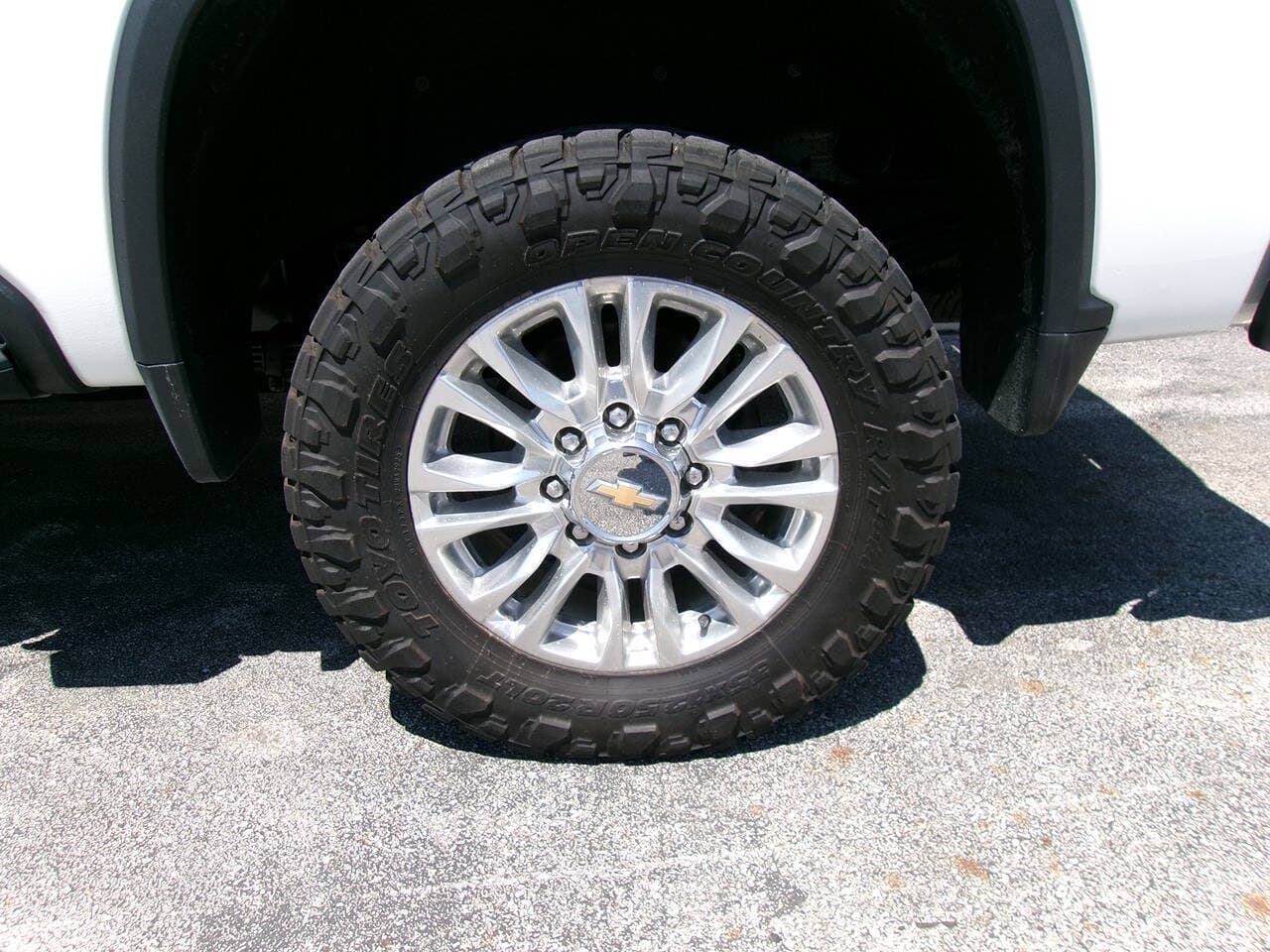2023 Chevrolet Silverado 2500HD — photo 9 of 12