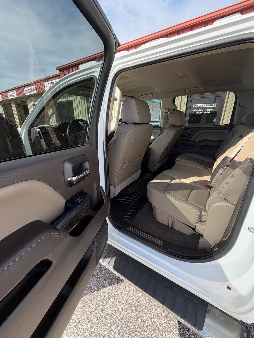 2016 GMC Sierra 2500HD — photo 6 of 8