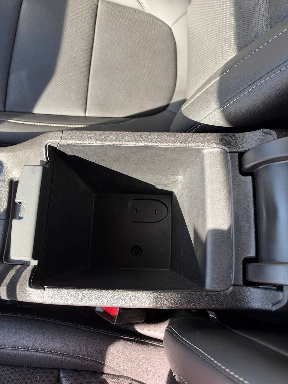 2023 GMC Acadia — photo 8 of 16