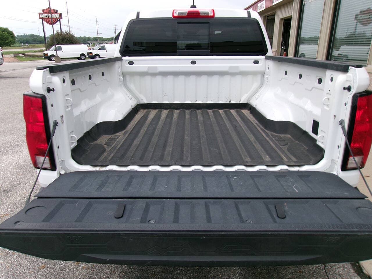 2024 Chevrolet Colorado — photo 18 of 21