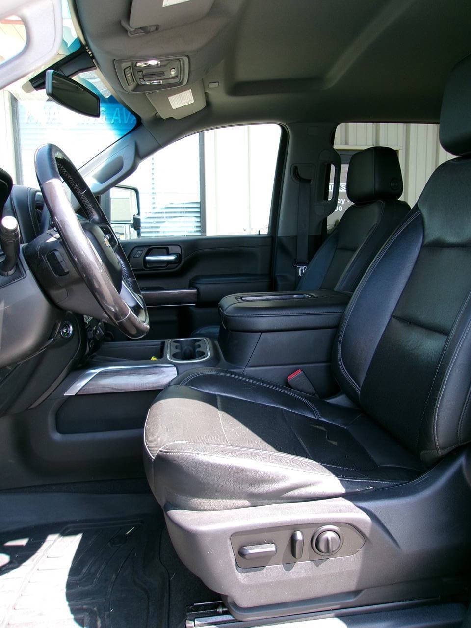 2020 Chevrolet Silverado 2500HD — photo 10 of 23