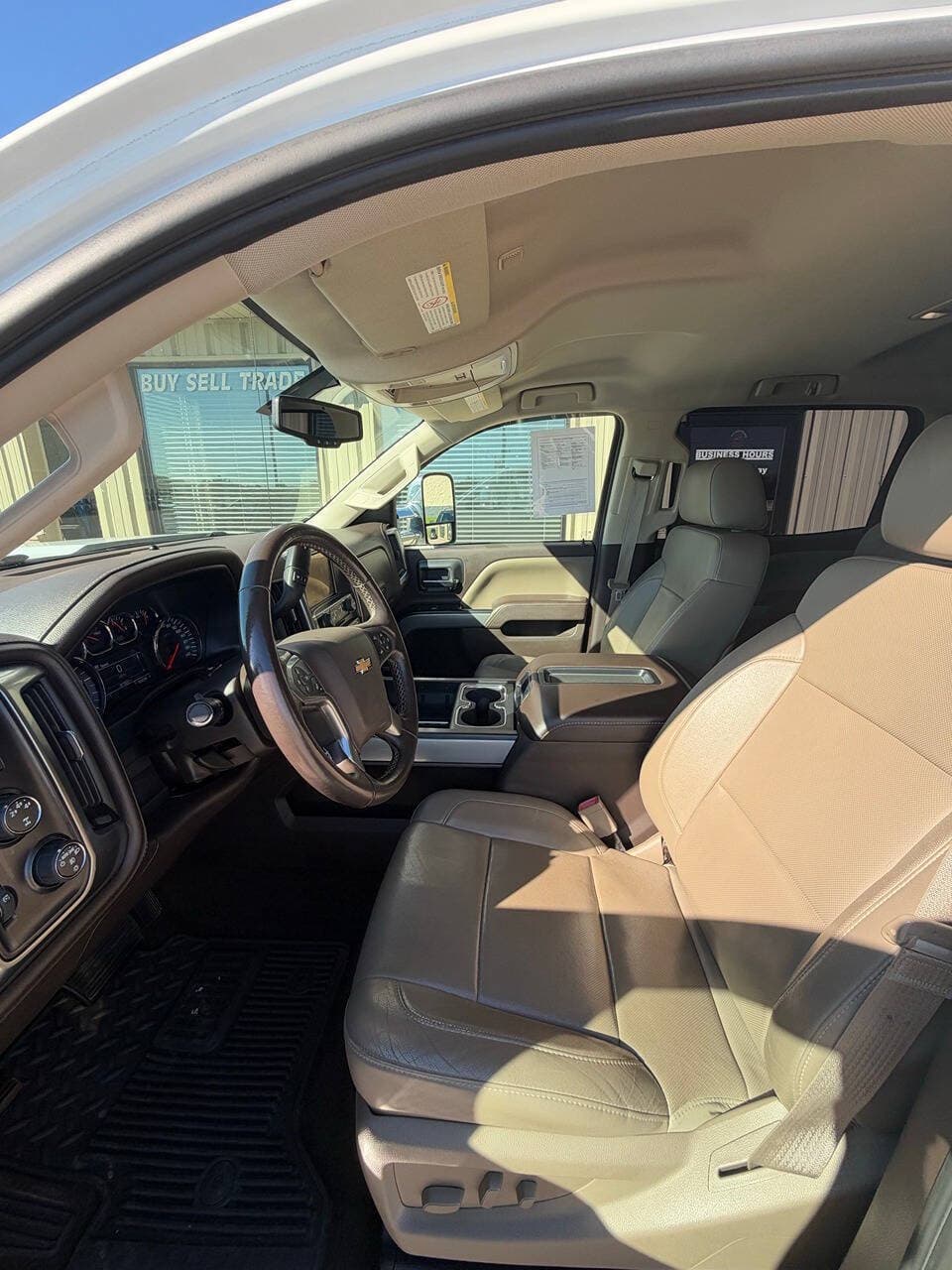 2015 Chevrolet Silverado 2500HD — photo 9 of 15