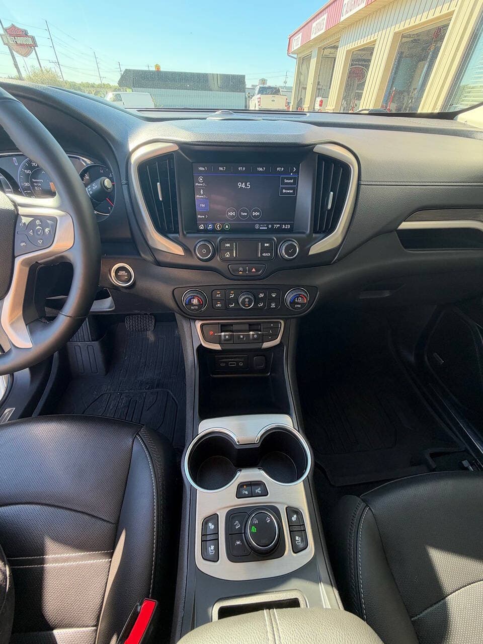 2024 GMC Terrain — photo 10 of 17