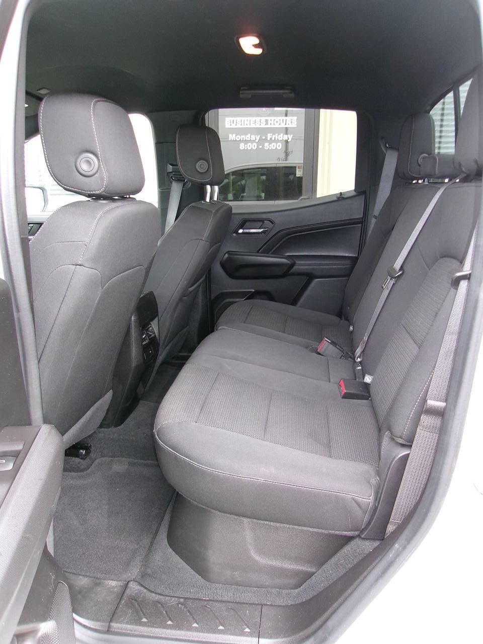 2024 Chevrolet Colorado — photo 17 of 21