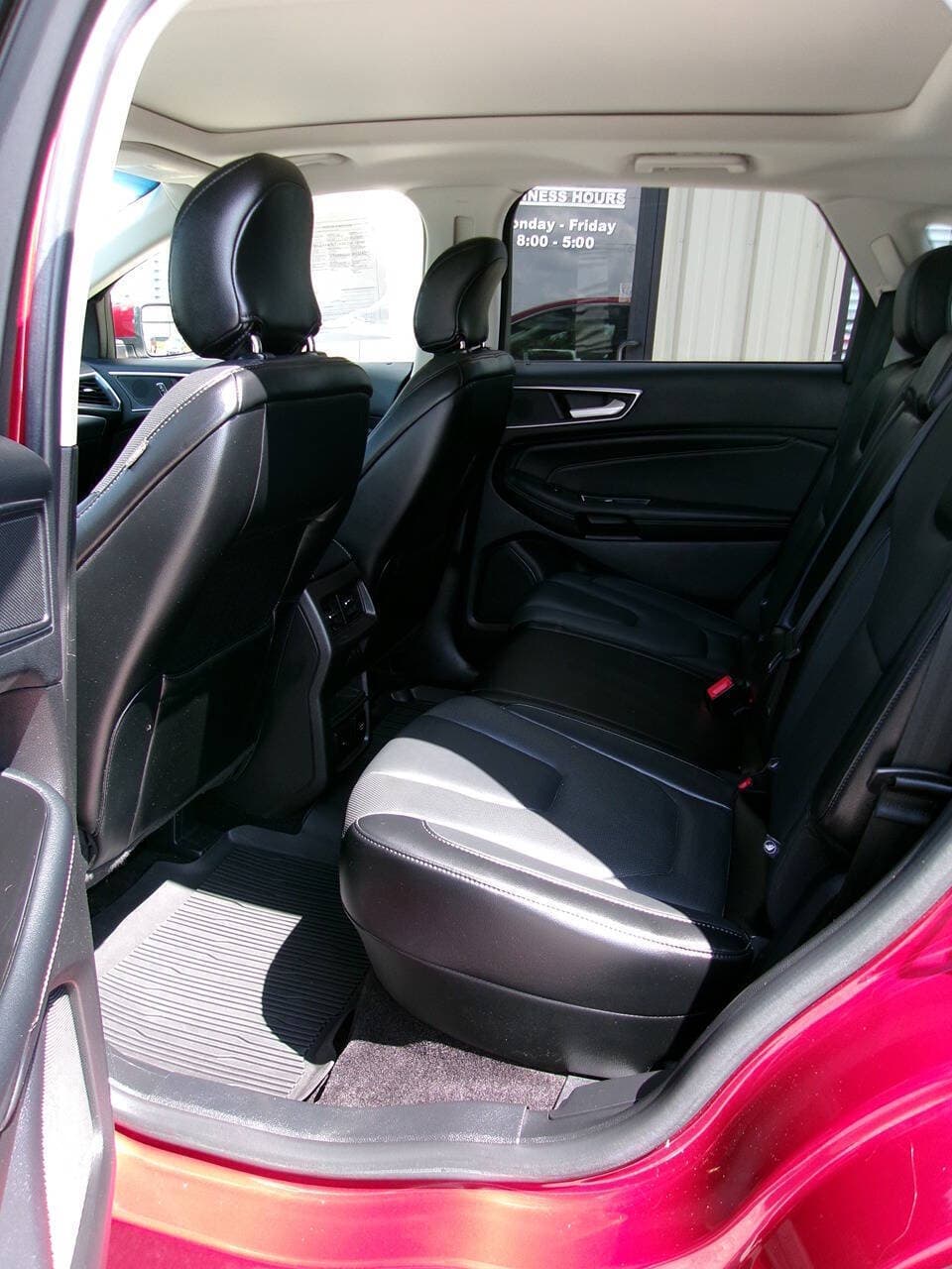2017 Ford Edge — photo 17 of 23