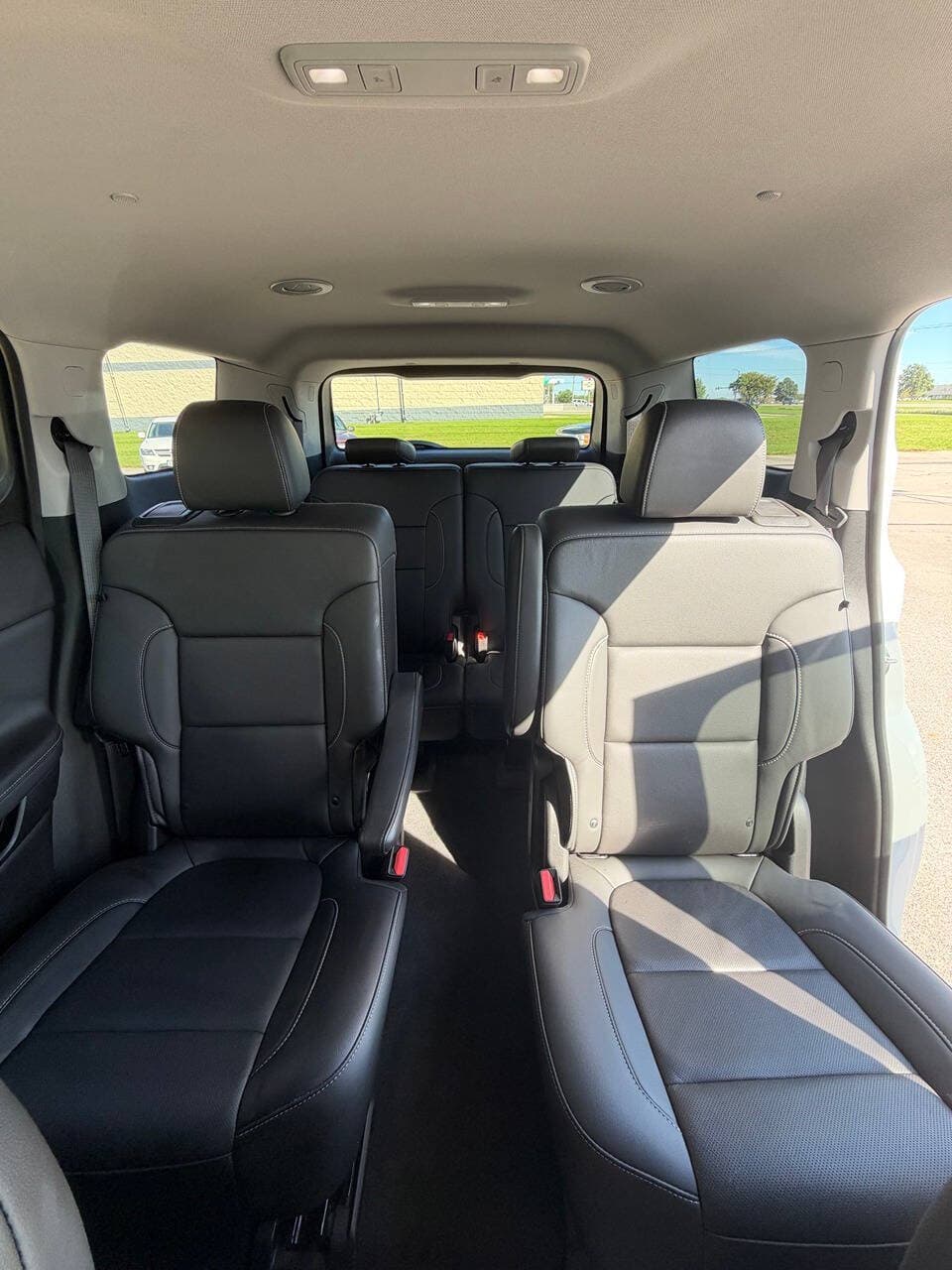 2023 GMC Acadia — photo 13 of 16