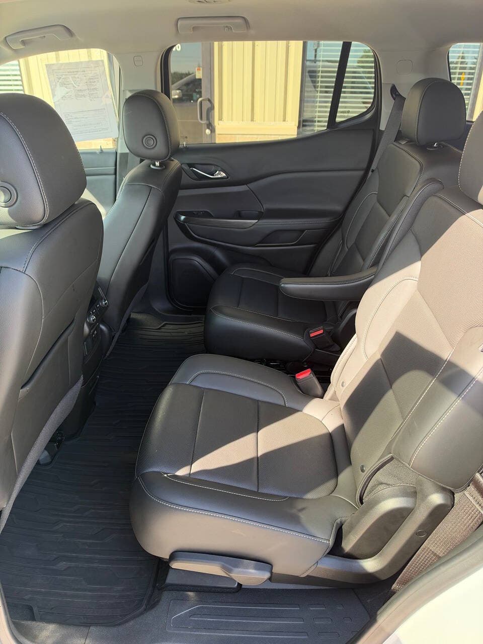 2023 GMC Acadia — photo 11 of 16