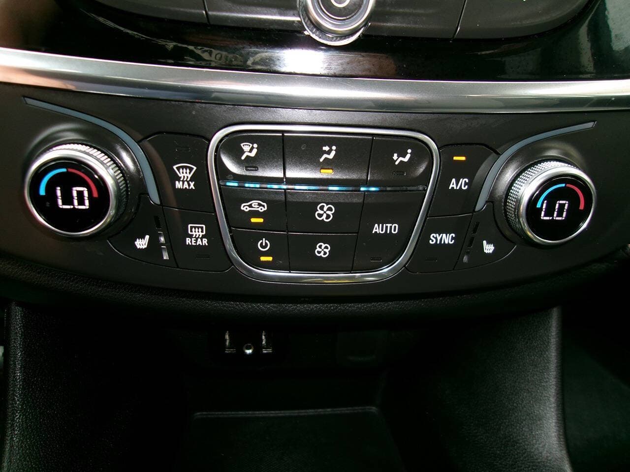 2019 Chevrolet Traverse — photo 15 of 25