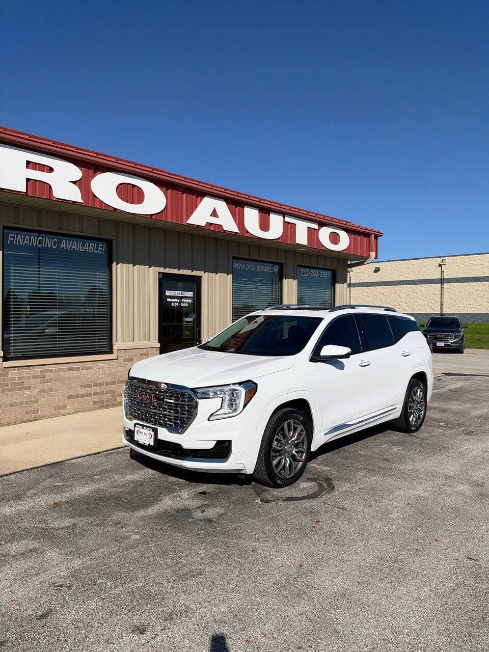 2024 GMC Terrain — photo 2 of 17