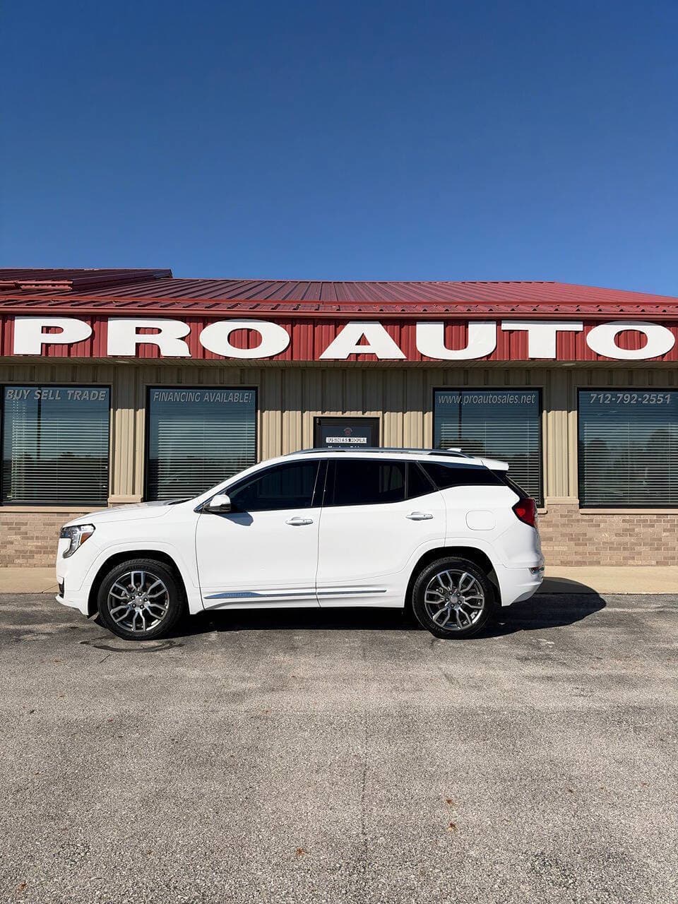 2024 GMC Terrain — photo 1 of 17