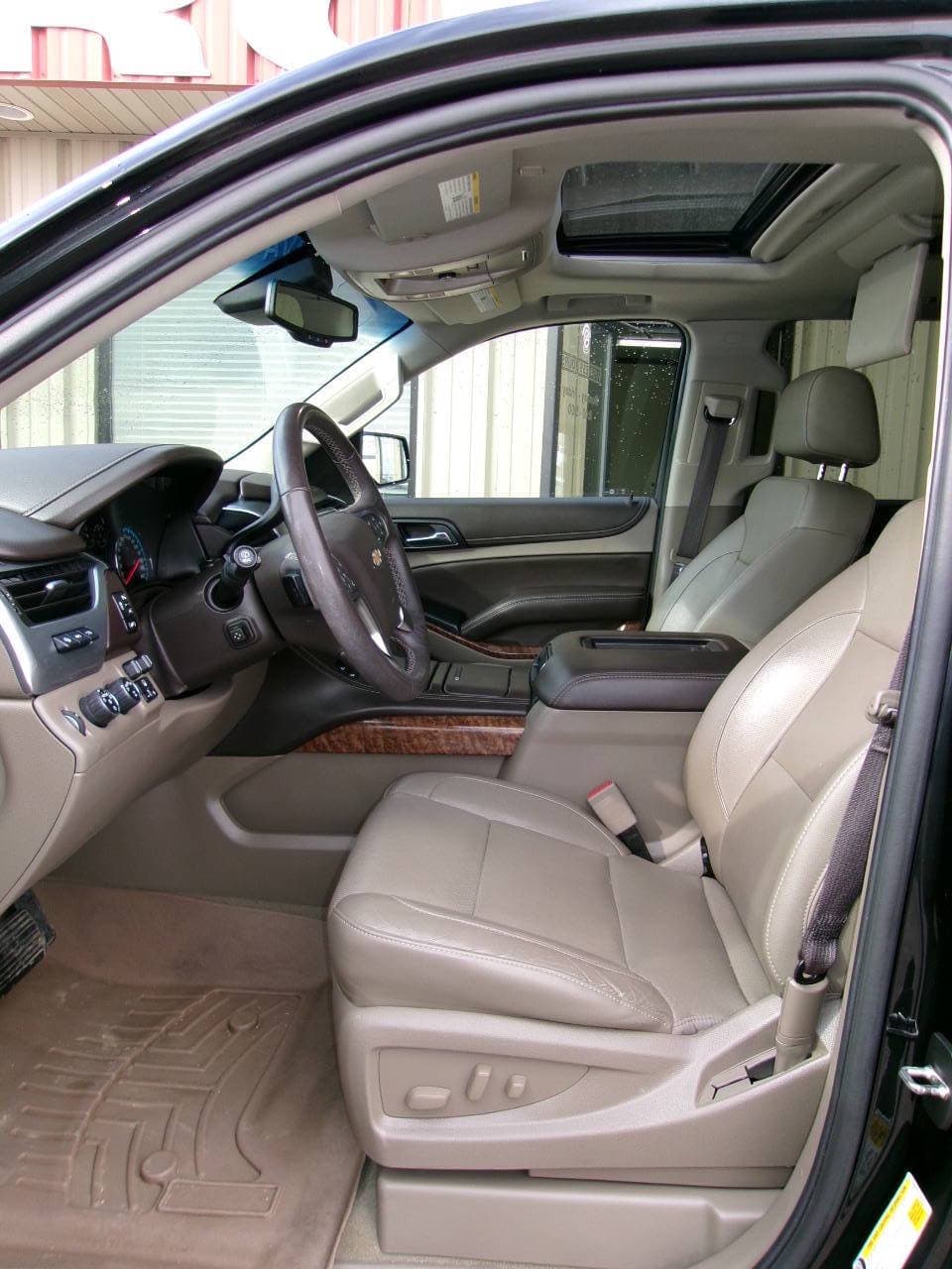2017 Chevrolet Tahoe — photo 9 of 27