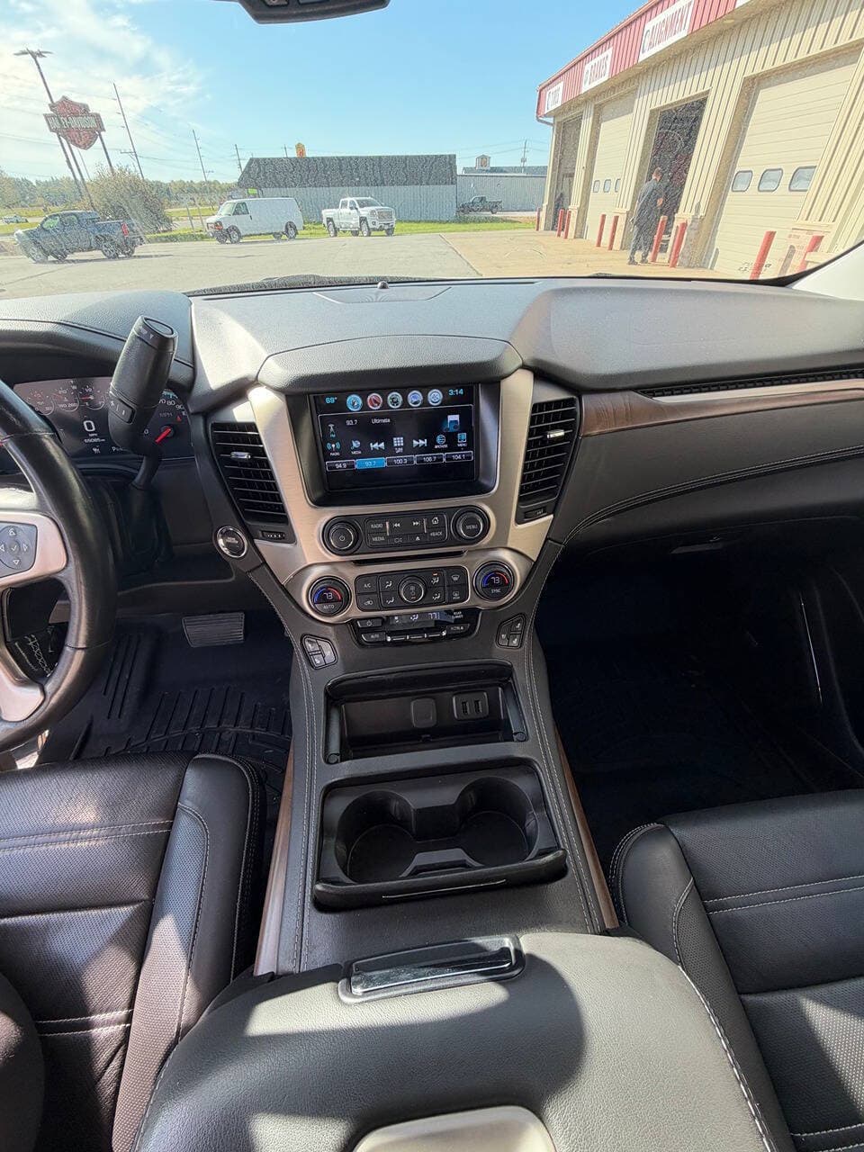 2019 GMC Yukon — photo 7 of 16
