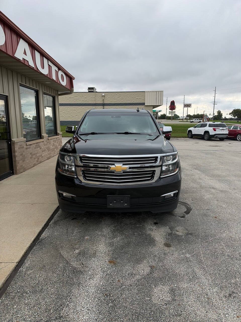 2018 Chevrolet Suburban — photo 5 of 18