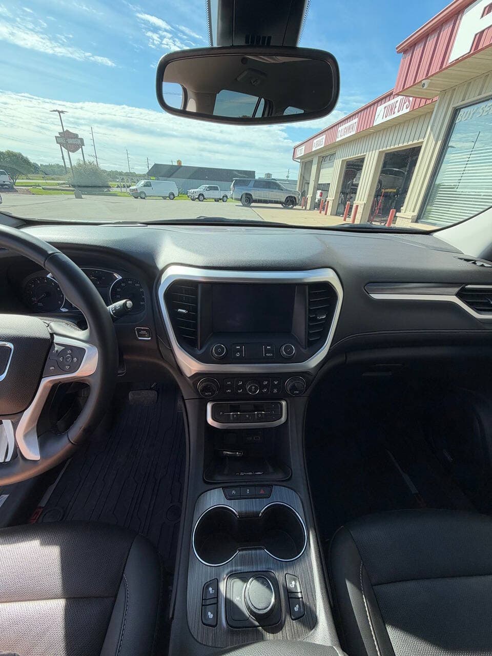 2023 GMC Acadia — photo 7 of 16
