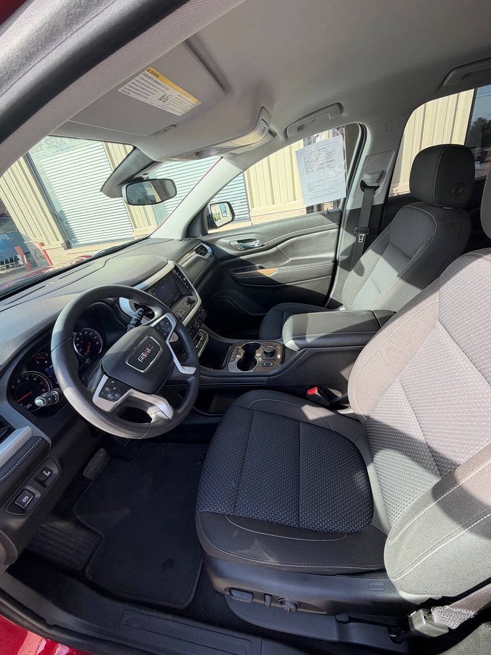 2022 GMC Acadia — photo 5 of 16