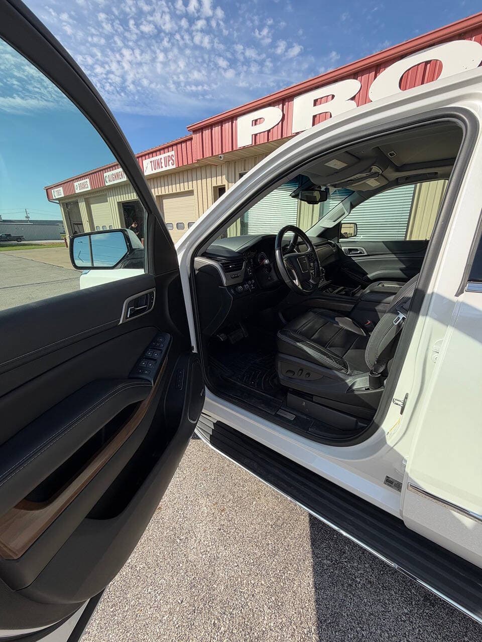 2019 GMC Yukon — photo 4 of 16