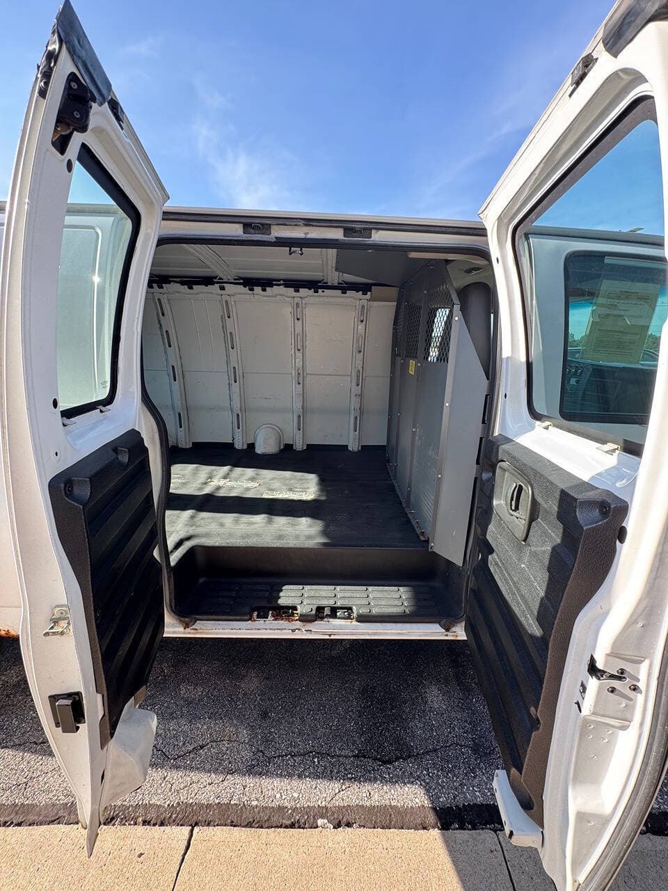 2013 GMC Savana Cargo Base - Photo 6