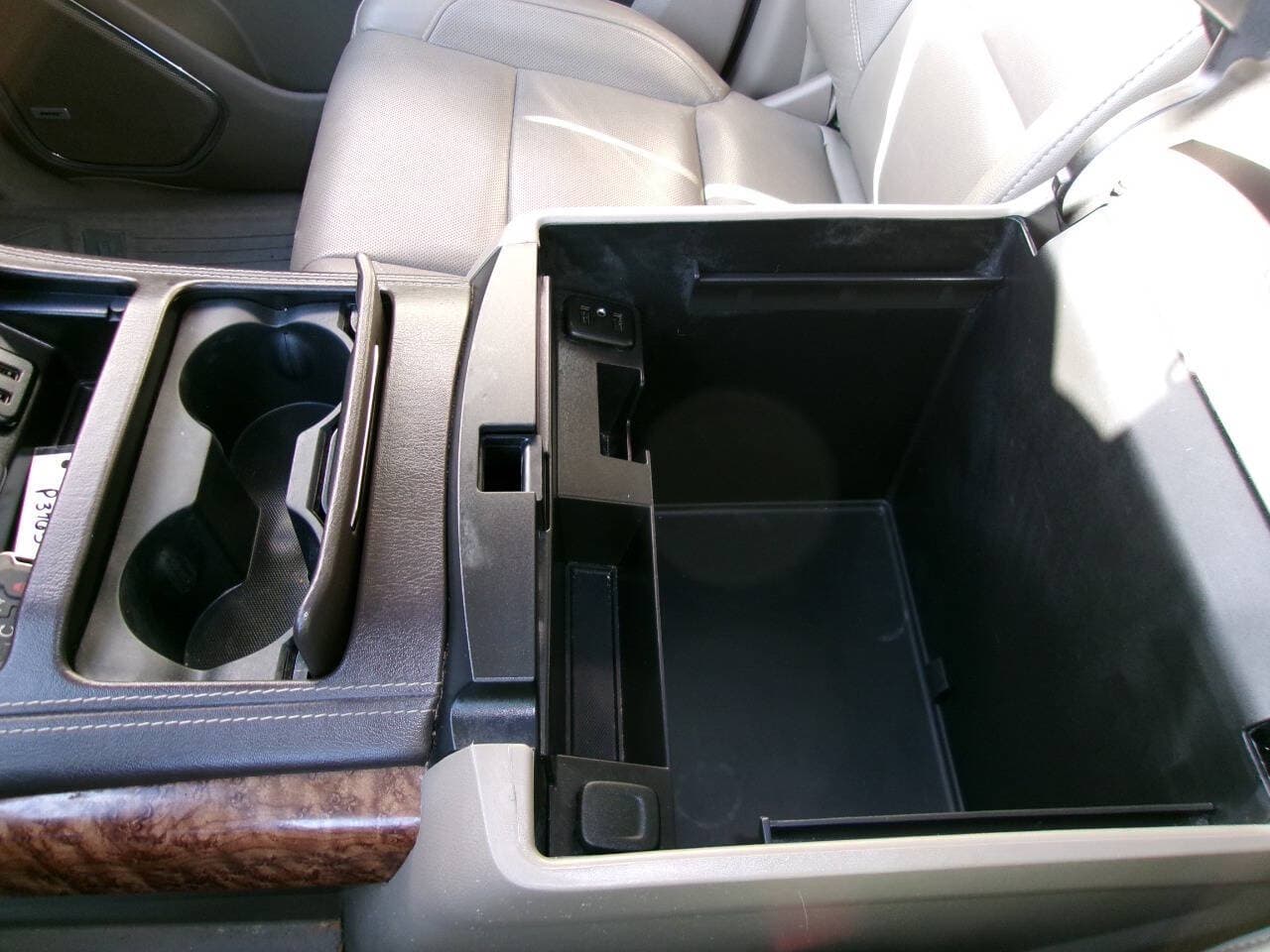 2019 Chevrolet Suburban Premier - Photo 16