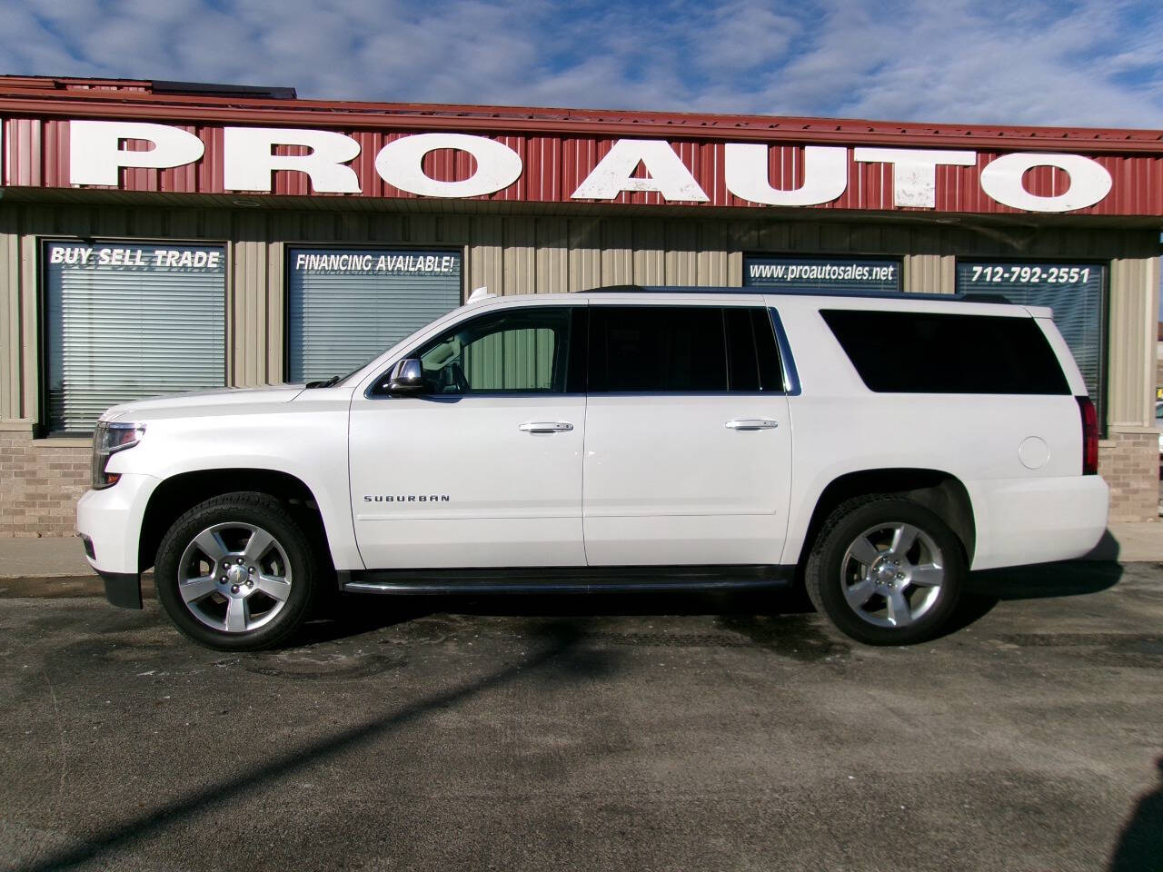 2019 Chevrolet Suburban 4WD 1500 Premier's photo