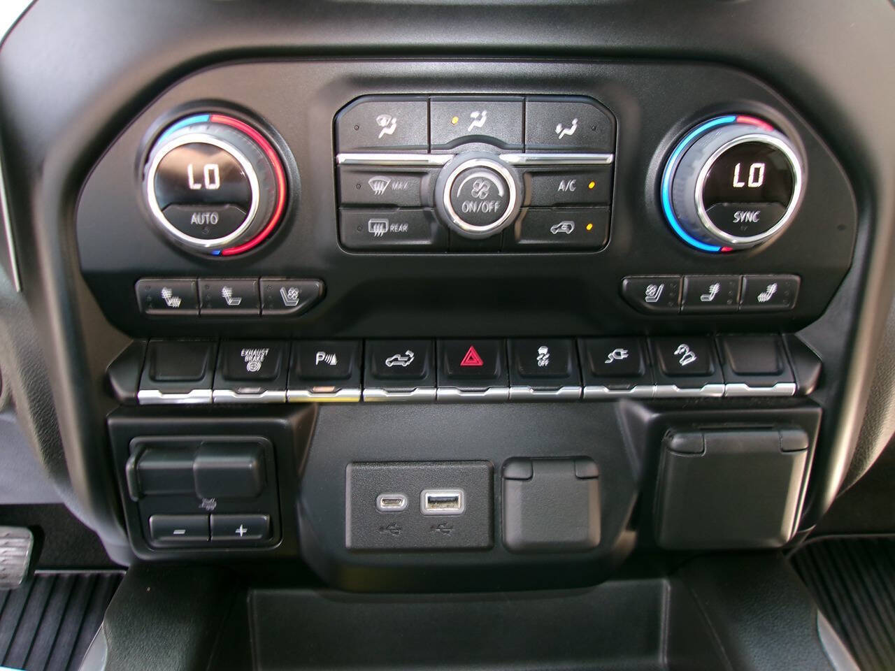 2022 Chevrolet Silverado 2500HD LTZ - Photo 15