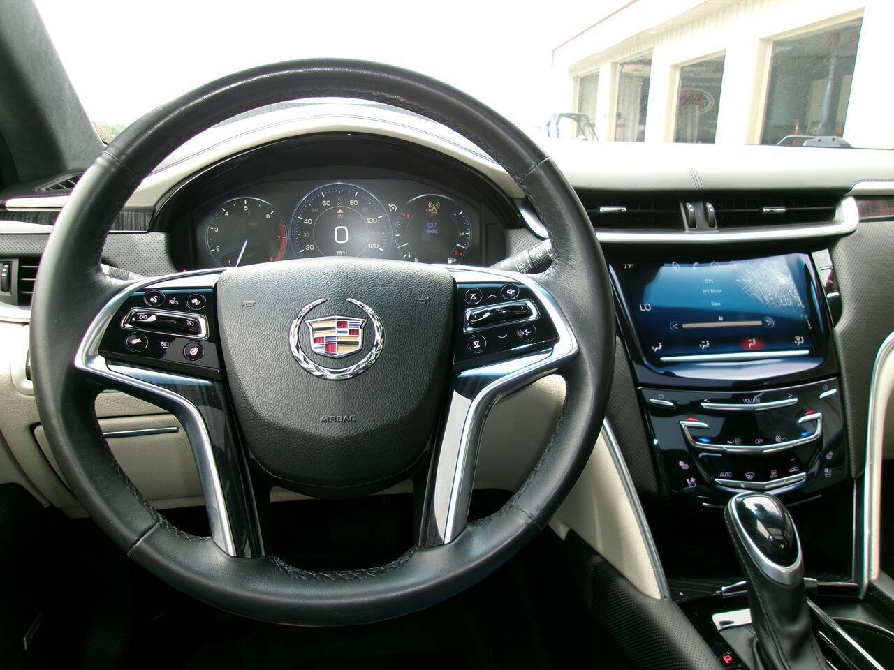 2013 Cadillac XTS Platinum Collection - Photo 10