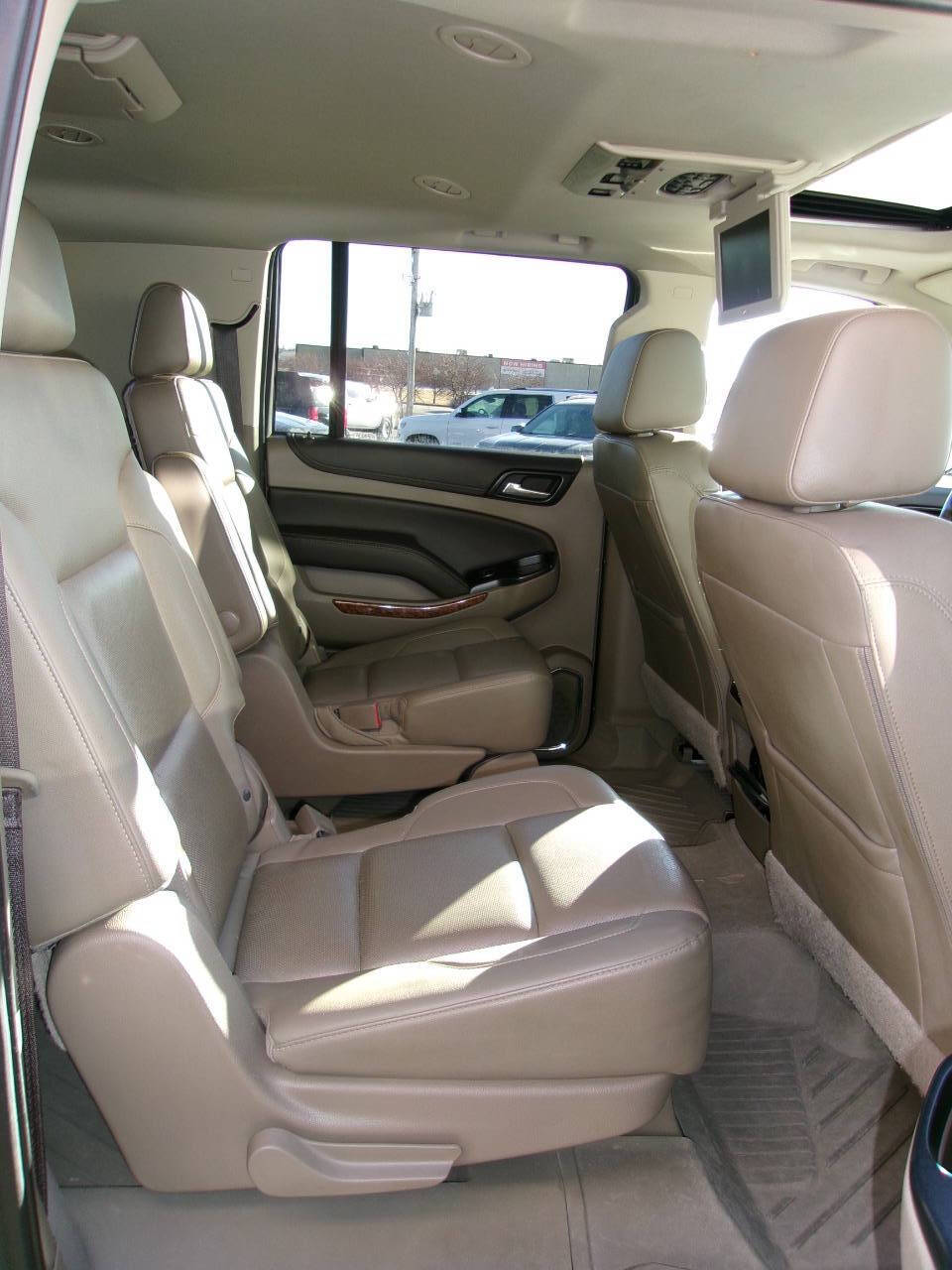 2019 Chevrolet Suburban Premier - Photo 22