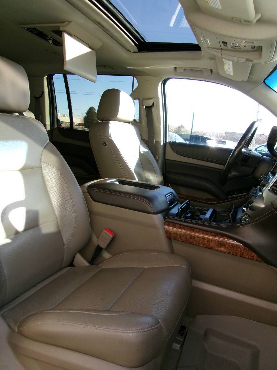 2019 Chevrolet Suburban Premier - Photo 23